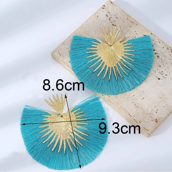 NEW| 1pair Boho Western Exaggerated Heart Fan Fringed Feather Earrings - Picture 6 of 6